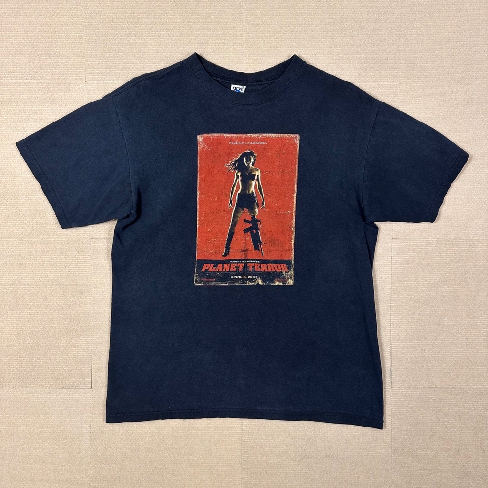 Y2K Planet Terror Movie Graphic T-Shirt Men L Black Distressed Styling Anvil Tee